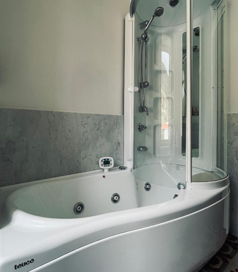 Rl - Boutique Suites & Apartments Bienno Bagian luar foto